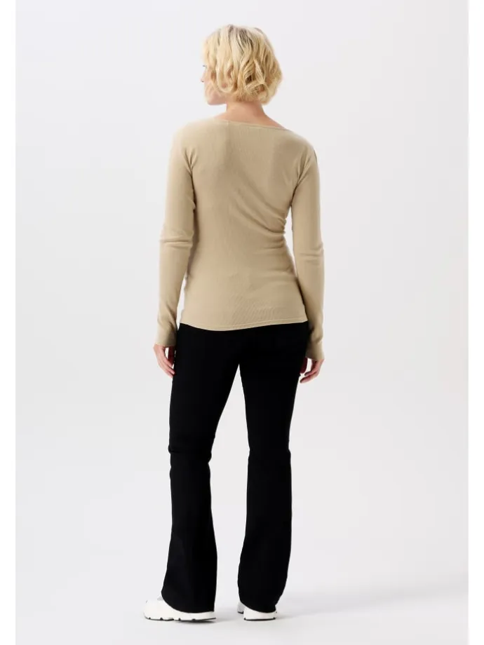 Still-Shirt Sara in White Pepper
