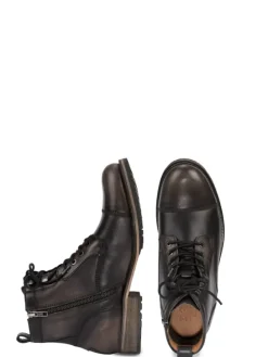 Trachtenstiefel