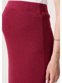 Umstandsrock Over The Belly in Tibetan Red