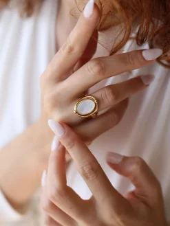Vergold. Ring mit Perlmutt