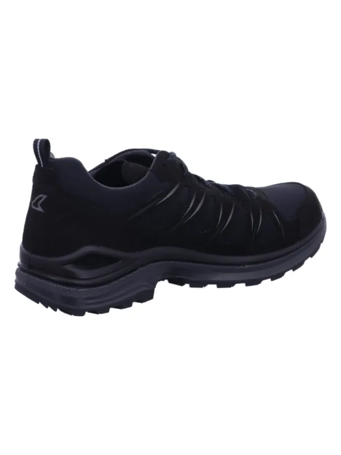 Wanderschuh in schwarz