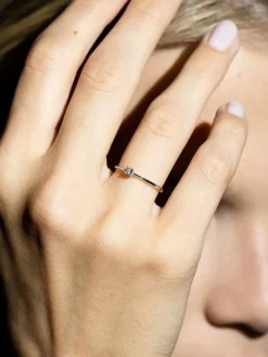 Weißgold-Ring "Pure" mit Diamant