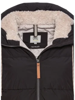 Wintermantel in Schwarz